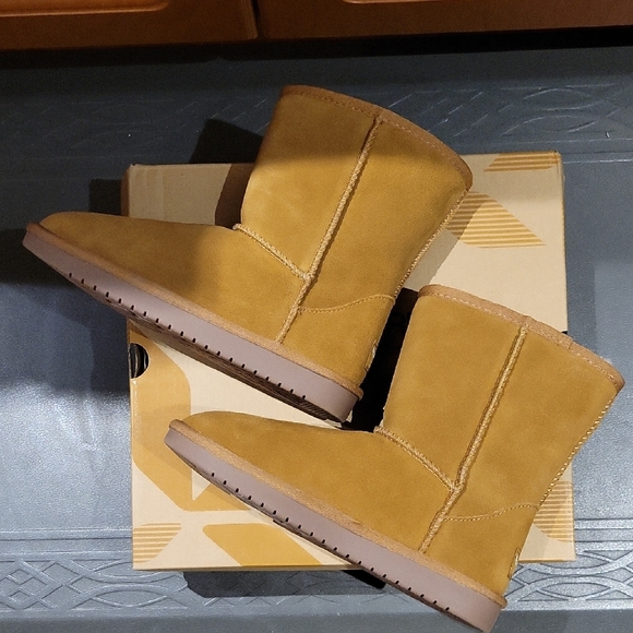 New in Box: Koolaburra by UGG K Koola Short - Picture 3 of 12